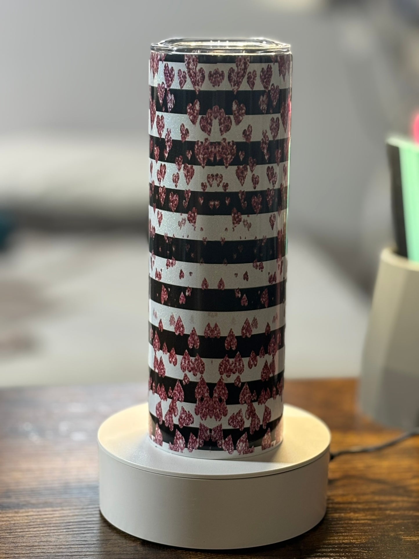 Holographic hearts and stripes 20 oz tumbler