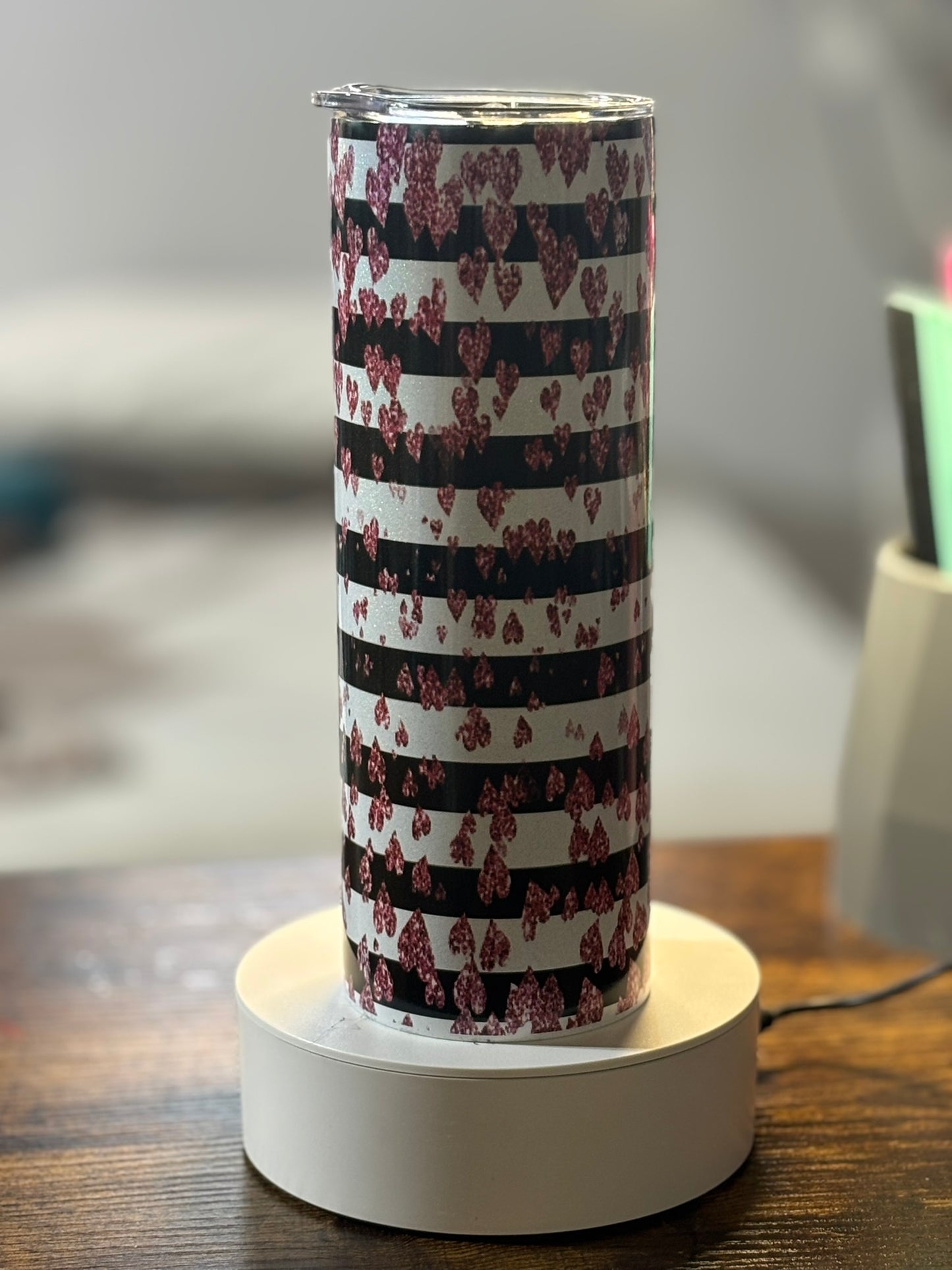 Holographic hearts and stripes 20 oz tumbler