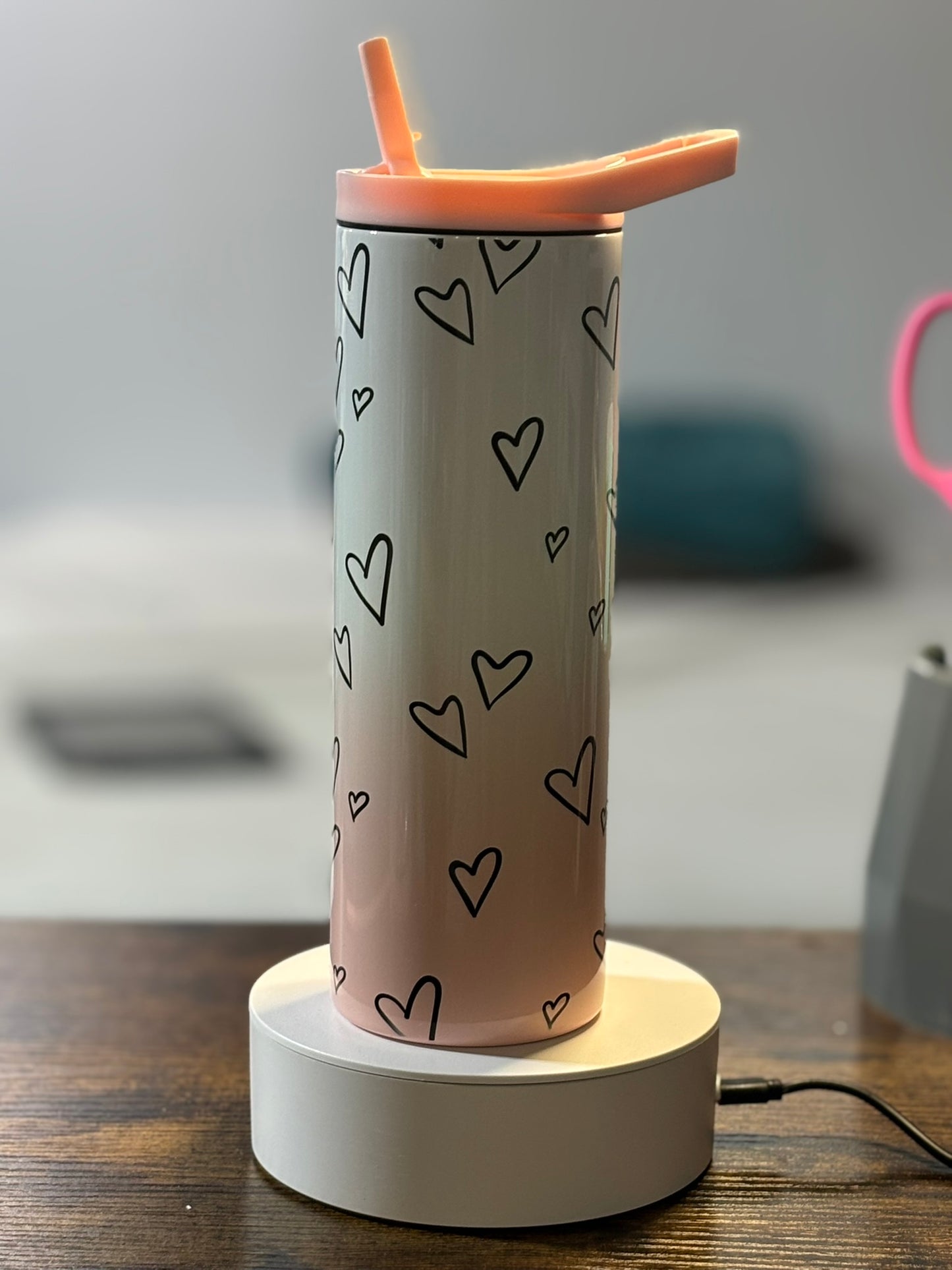 Pink ombre heart 20 oz duo lid tumbler
