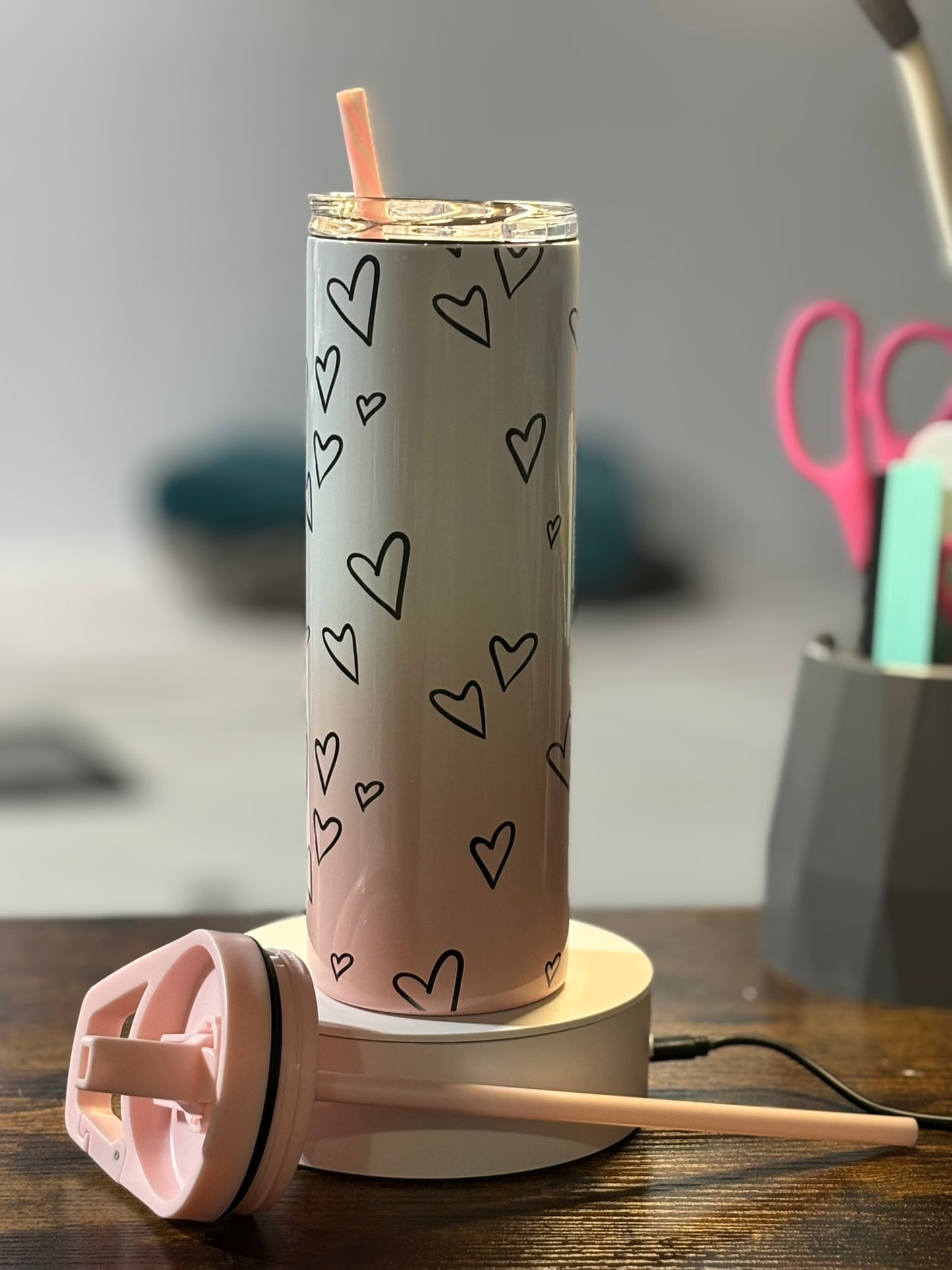 Pink ombre heart 20 oz duo lid tumbler